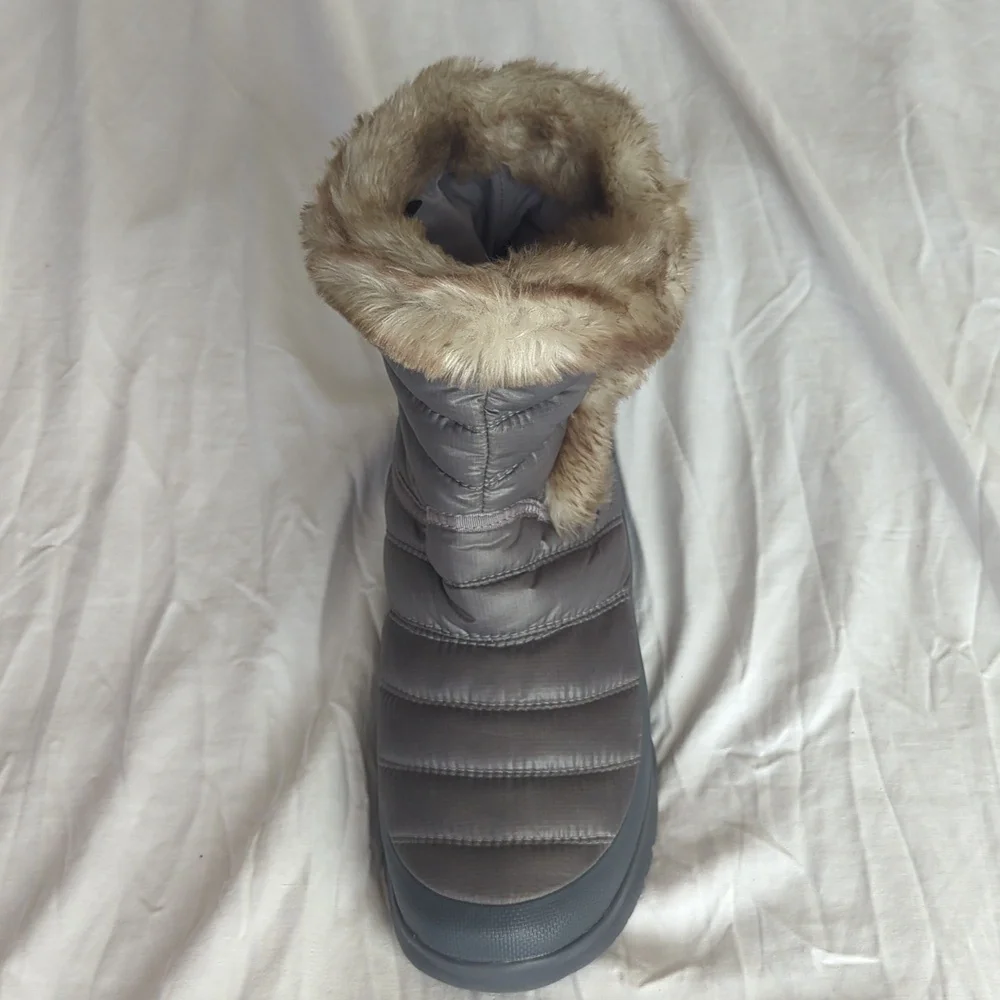 The North Face Women's Thermoball Microbaffle Bootie II - Picture 7 of 12